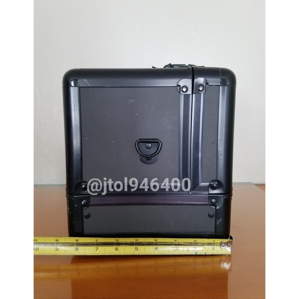 Mac Cosmetics Train Case - Picture 6 of 16